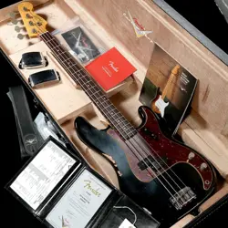 FENDER CUSTOM SHOP LIMITED EDITION 1962 PRECISION BASS RELIC AGED