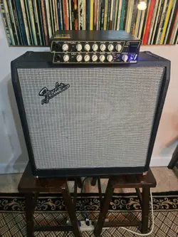MARKACOUSTIC AMPLIFIER WITH FENDER CABINET