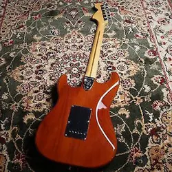 STRATOCASTER MOCHA ELECTRIC