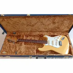 FENDER JAPAN ST-72/E