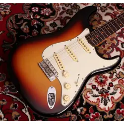 USED FENDER /AMERICAN VINTAGE II 1961 STRATOCASTER ROSEWOOD FINGERBOARD