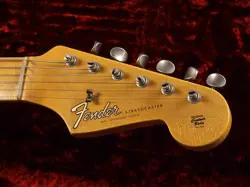 FENDER POSTMODERN