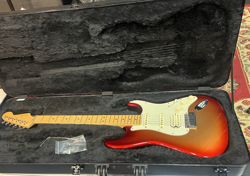 FENDER AMERICAN DELUXE STRATOCASTER HSS WITH MAPLE FRETBOARD 2013 - SUNBURST