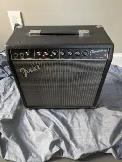 FENDER CHAMPION 40 GUITAR COMBO AMPLIFIER BLACK