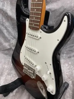 SQUIER BY FENDER CLASSIC VIBE 60'S STRATOCASTER USED NYATOH SUNBURST W/SOFT CASE