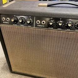 FENDER 1964 DELUXE