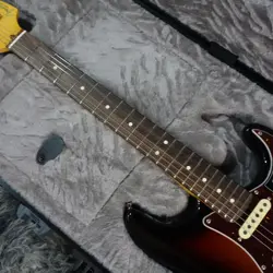 FENDER AMERICAN PROFESSIONAL II STRATOCASTER 3 COLOR SUNBURST