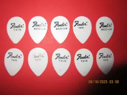 LOT OF 6 VINTAGE 70'S FENDER 358 SHAPE GUITAR PICKS #1930
