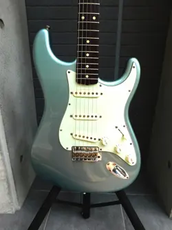 FENDER CUSTOM SHOP 1960 STRATOCASTER NOS 2011 ELECTRIC GUITAR