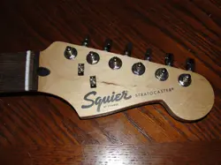 FENDER SQUIER STRATOCASTER 