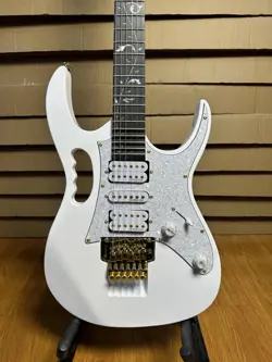 GUITAR SILVER