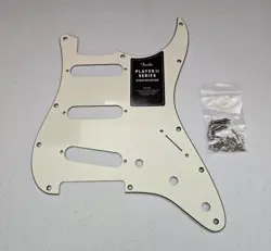 PICKGUARD PARCHMENT STRAT