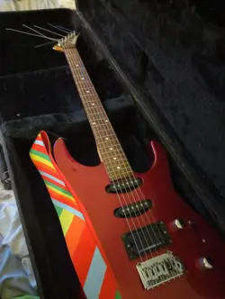 JACKSON STRAT STYLE ELECTRIC GUITAR W HARD CASE, NEW STRINGS FENDER STRAP