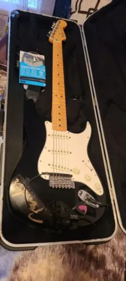 FENDER PROFESSIONAL ELECTRIC GUITAR - ROSEWOOD