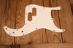 FENDER PLAYER SERIES PRECISION BASS GUITAR PARCHMENT PICKGUARD  P