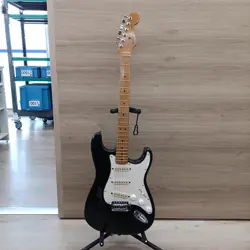 FENDER STRATOCASTER NO250820