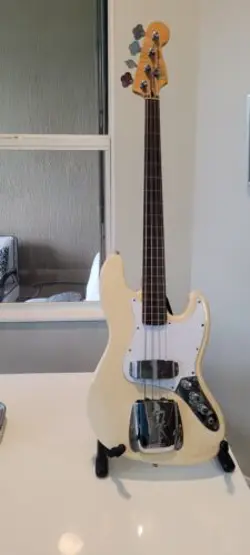 FENDER VINTAGE BASS FRETLESS JAZZ