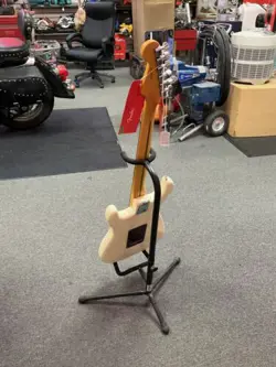 FENDER AMERICAN PROFESSIONAL II STRATOCASTER - OLYMPIC WHITE