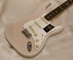 PLAYER STRATOCASTER WBL
