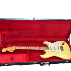 ELECTRIC GUITAR FENDER JAPAN ST72 STRATOCASTER REVERSE HEAD YELLOW WHITE & CASE