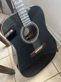 GORGEOUS FENDER GUITAR