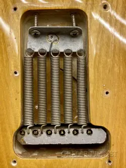 LEFT-HANDED STRATOCASTER ASH