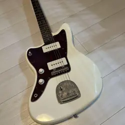 GUITAR WHITE 2020