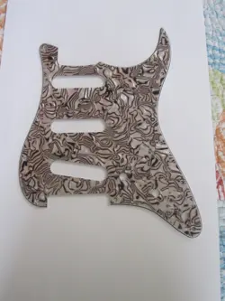 PICKGUARD FENDER SQUIER