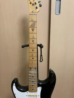 FENDER STRATOCASTER LEFTY