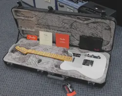 2025 FENDER AMERICAN ULTRA II TELECASTER W/ CASE! AVALANCHE FINISH! VERY NICE!!!