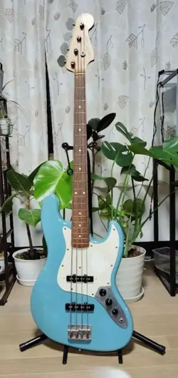BASS GUITAR 1990S