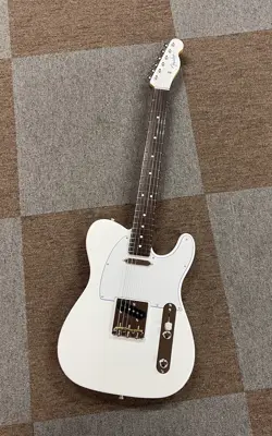 FENDER MADE IN JAPAN LIMITED HYBRID II TELECASTER, BLANC, ROSEWOOD FINGERBOARD,