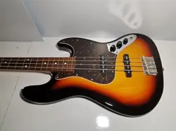 ELECTRIC BASS FROM GIFU, BEAUTIFUL, WITH CASE, USED FENDER JAPAN JB62