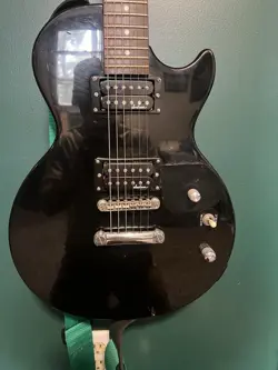 EPIPHONE LES PAUL ELECTRIC GUITAR 6-STRING SOLID BLACK AND FENDER AMP