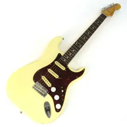 GUITAR WHITE USED