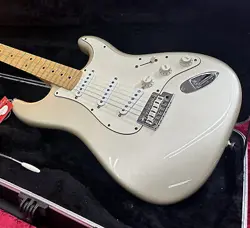 FENDER AMERICAN STANDARD STRATOCASTER USED 2012 ALDER BODY W/HARD CASE