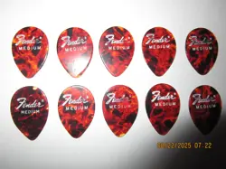 LOT OF 10 VINTAGE 70'S FENDER 358 SHAPE GUITAR PICKS - SHELL, MEDIUM GAUGE #1969