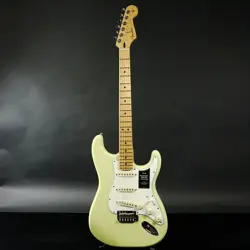 YELLOW SN MXS24015031