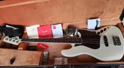 MINT FENDER AMERICAN VINTAGE II 1966 JAZZ BASS OLYMPIC WHITE ROSEWOOD FINGERBRD