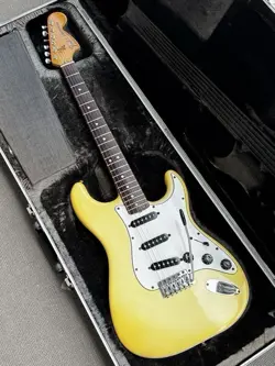ELECTRIC GUITAR FENDER STRATOCASTER CIRCA 1979-1980S MADE IN USA WITH CASE