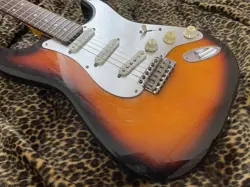 ELECTRIC GUITAR FENDER DELUXE POWERHOUSE STRATOCASTER SUNBURST