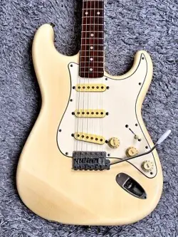 SQUIER BY FENDER CST-30 OWH (1980S)