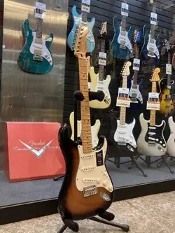 FENDER PLAYER STRATOCASTER MAPLE FINGERBOARD / 3-COLOR SUNBURST