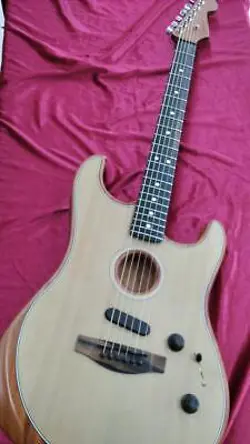 FENDER 494-000-718 ELECTRIC ACOUSTIC GUITAR