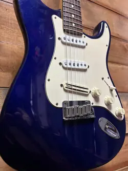 STRAT BLUE