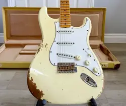 MALMSTEEN STRATOCASTER RELIC