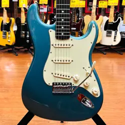 USED FENDER USATHIN LAQUER '62 STRATOCASTER 2007 NO.RG3995