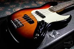 FENDER AMERICAN PROFESSIONAL JAZZ BASS RW 2017