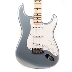 FENDER CUSTOM SHOP LIMITED EDITION COMPOUND RADIUS 1958 STRATOCASTER ICE BLUE