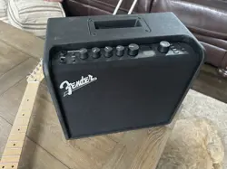 FENDER LT25 AMP